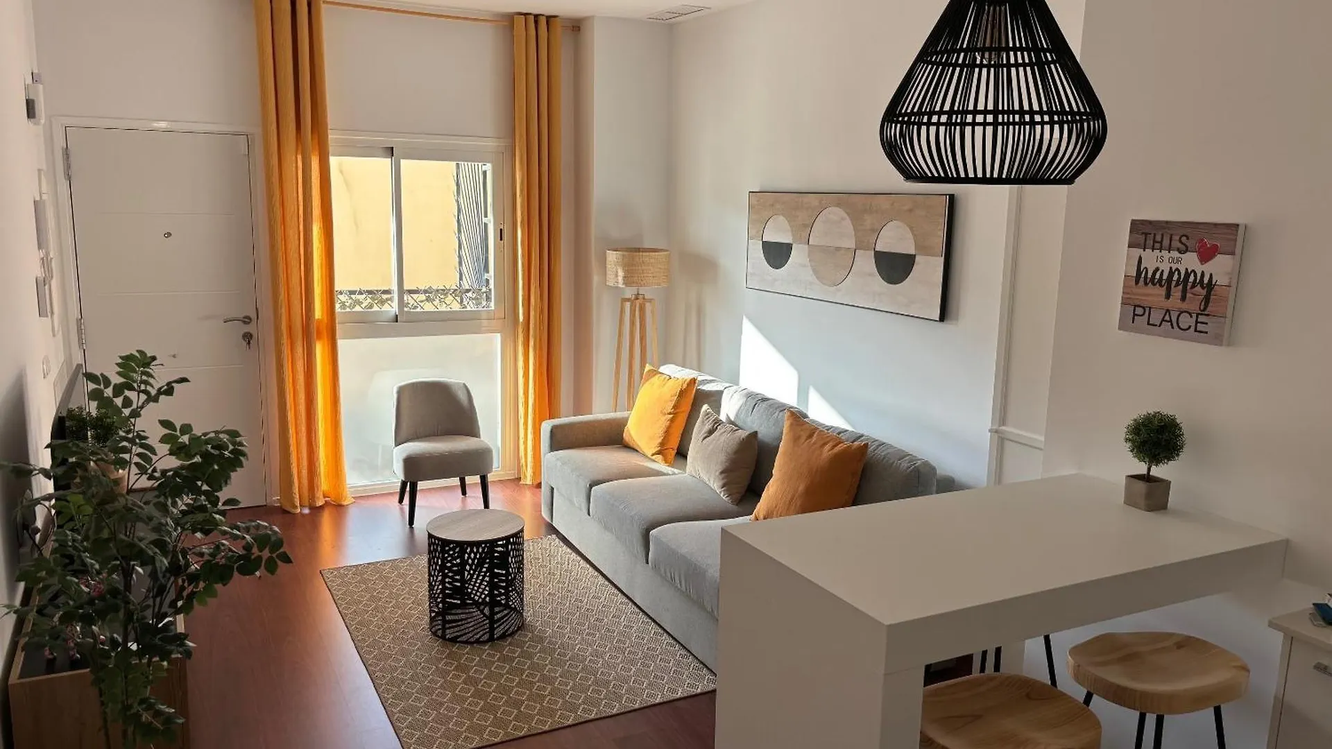 One Bedroom Flat In The Centre Of トレモリノス